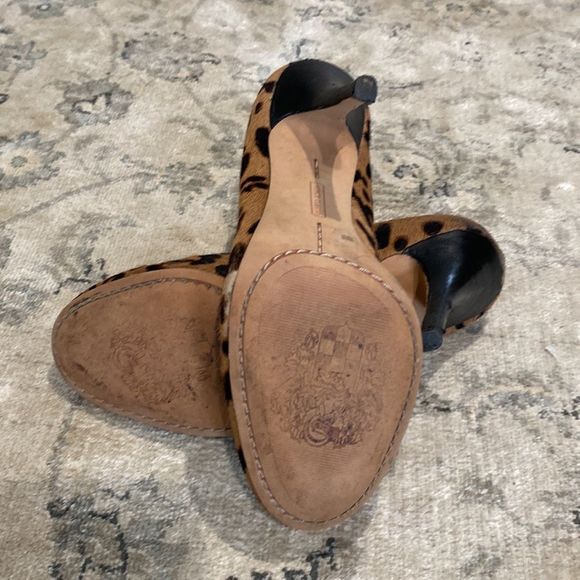 Vince Camuto leopard heels - Picture 2 of 5